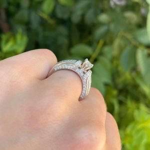 Elegant Band Brilliant Cut 1.73ct #20 - Engagement Ring - Image 3