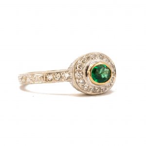 Antique Pattern Emerald and Diamond 0.38ct #13 - Diamond Ring - Image 4