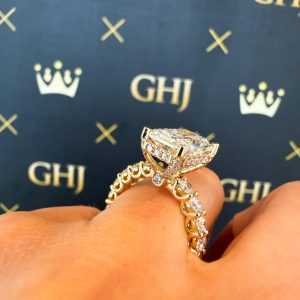 Radiant Cut 6.9ct Lab #35 - Diamond Ring - Image 3