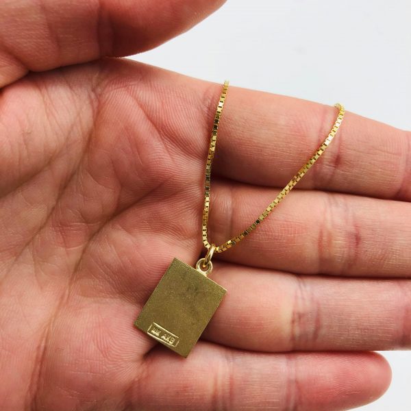 E hot sale pendant necklace