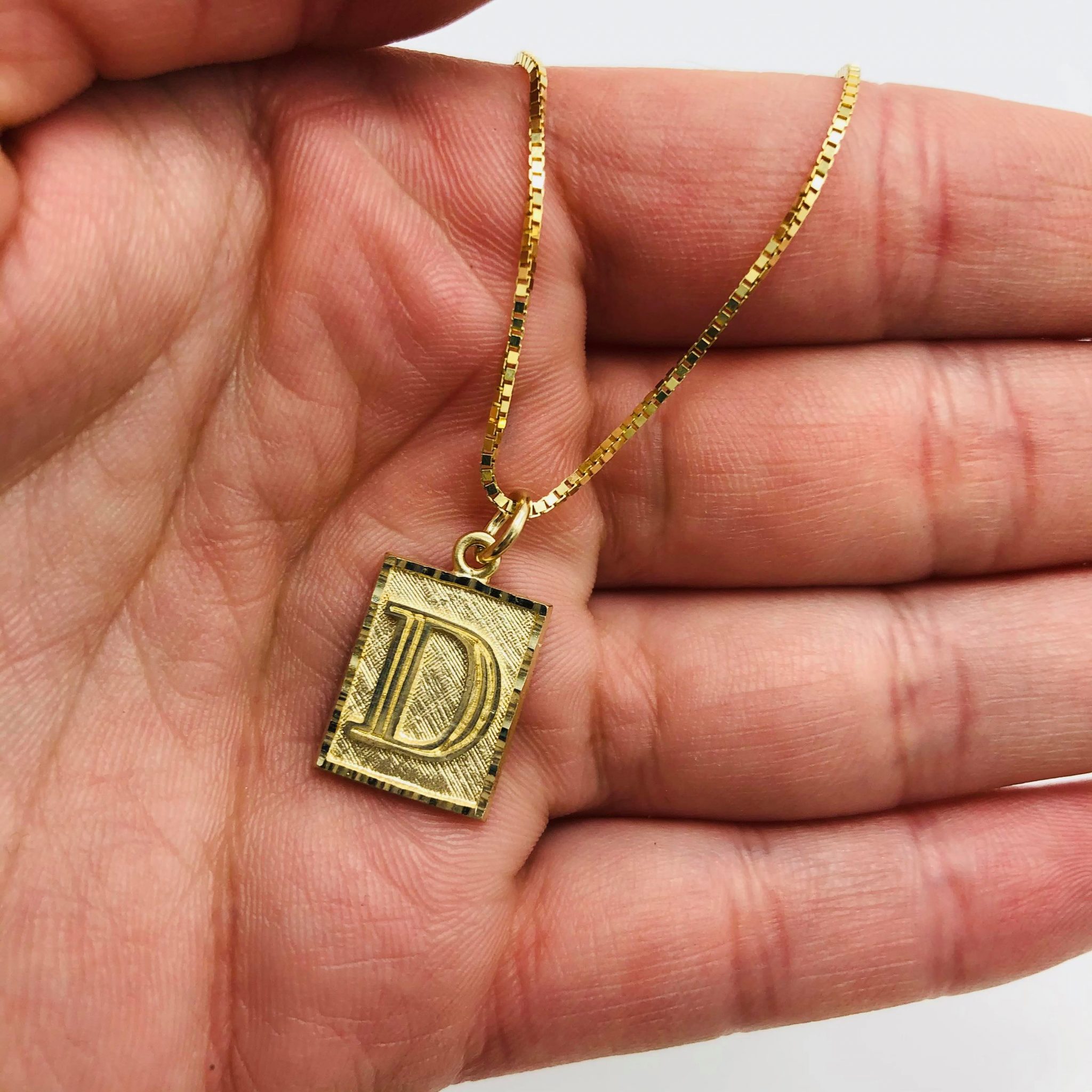 Letter sales d pendant